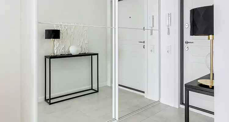Mirrored Bifold Closet Doors Repair in Edgewater, FL