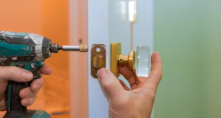 Broken Door Knob Fix in Edgewater, FL