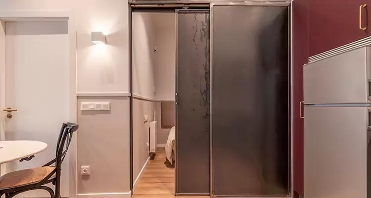 We Fix Closet Sliding Door in Edgewater, FL 