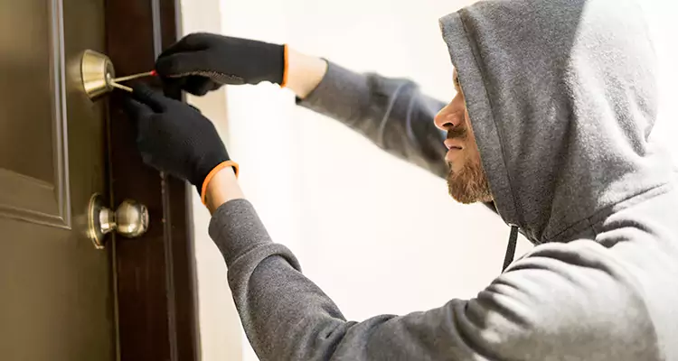 Emergency Motel Lock Repairs—Available 24/7 in Edgewater, FL